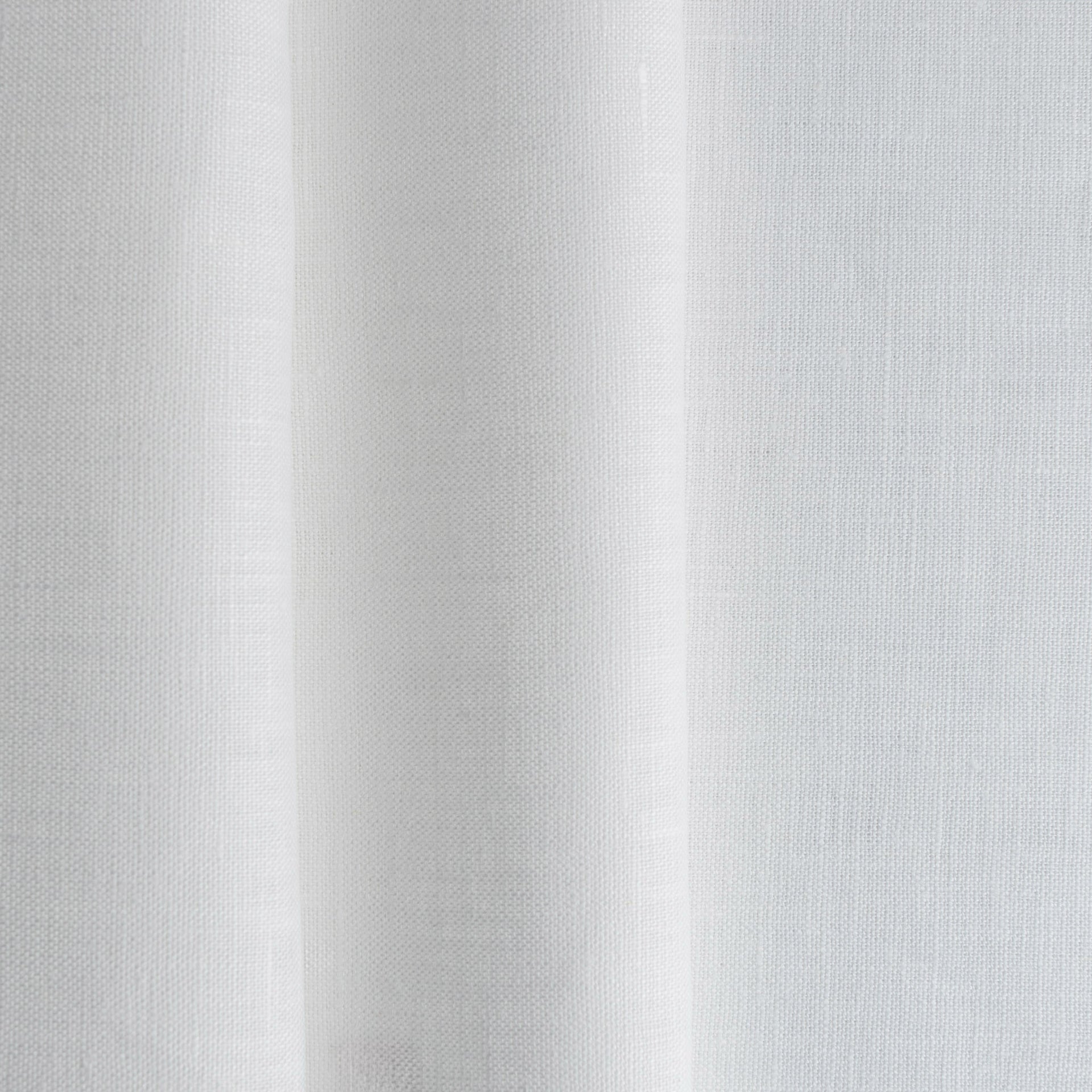 Color: Off-White