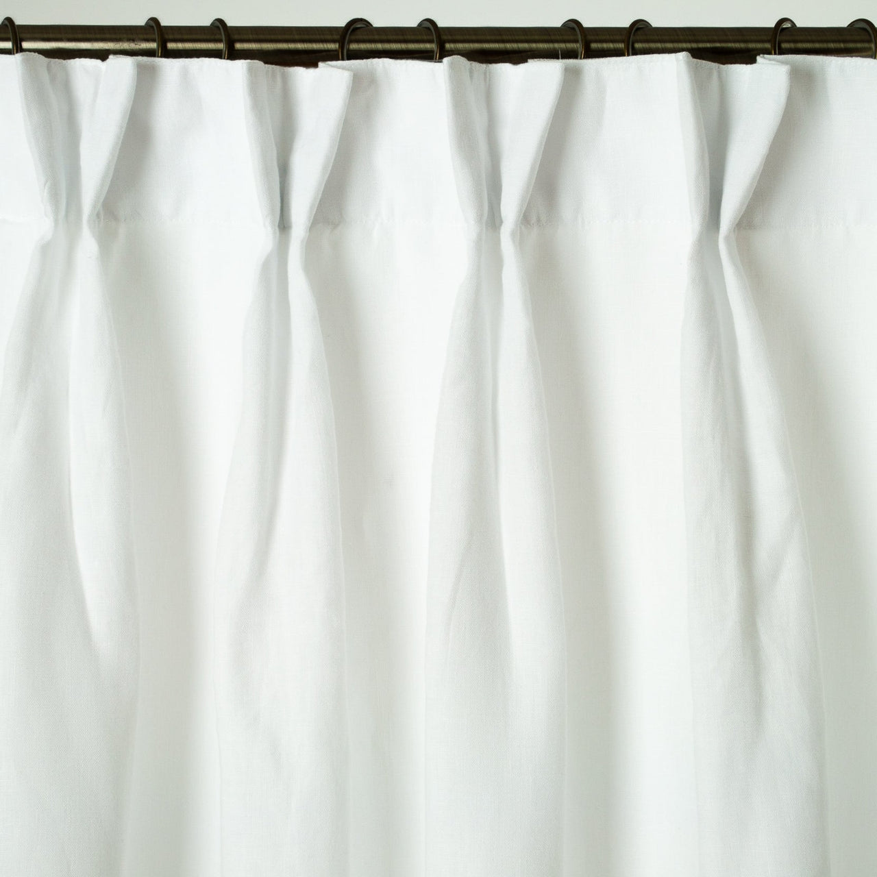 Colour: White